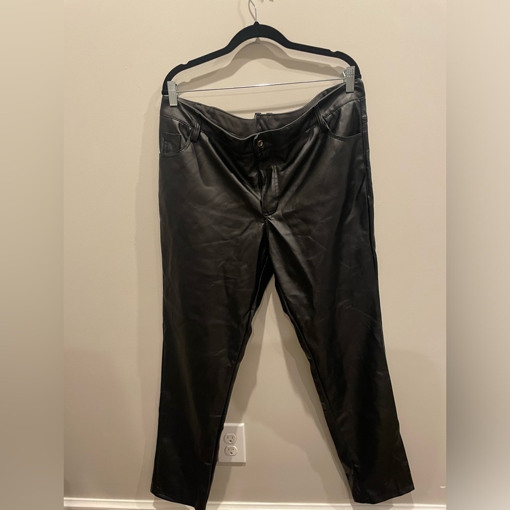 LXE Fashion Classic High Quality
Black Faux Leather Womans Pants